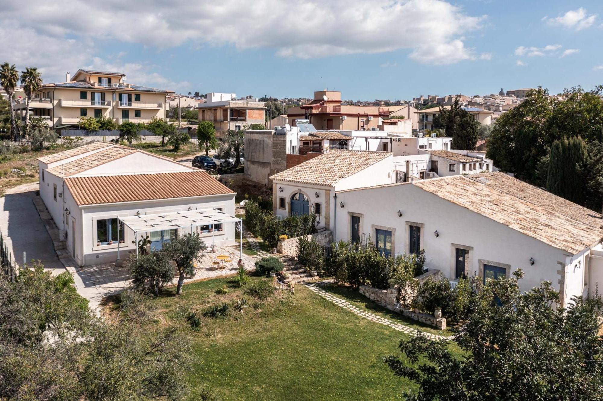 Michael Garden Bed and Breakfast Noto Eksteriør billede