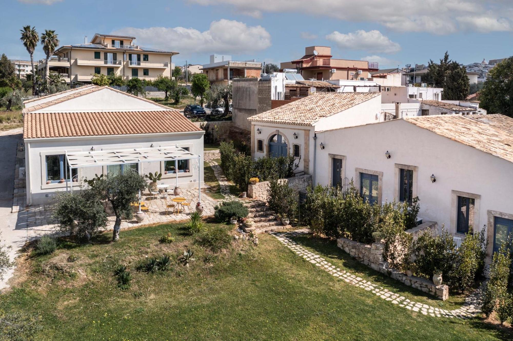 Michael Garden Bed and Breakfast Noto Eksteriør billede