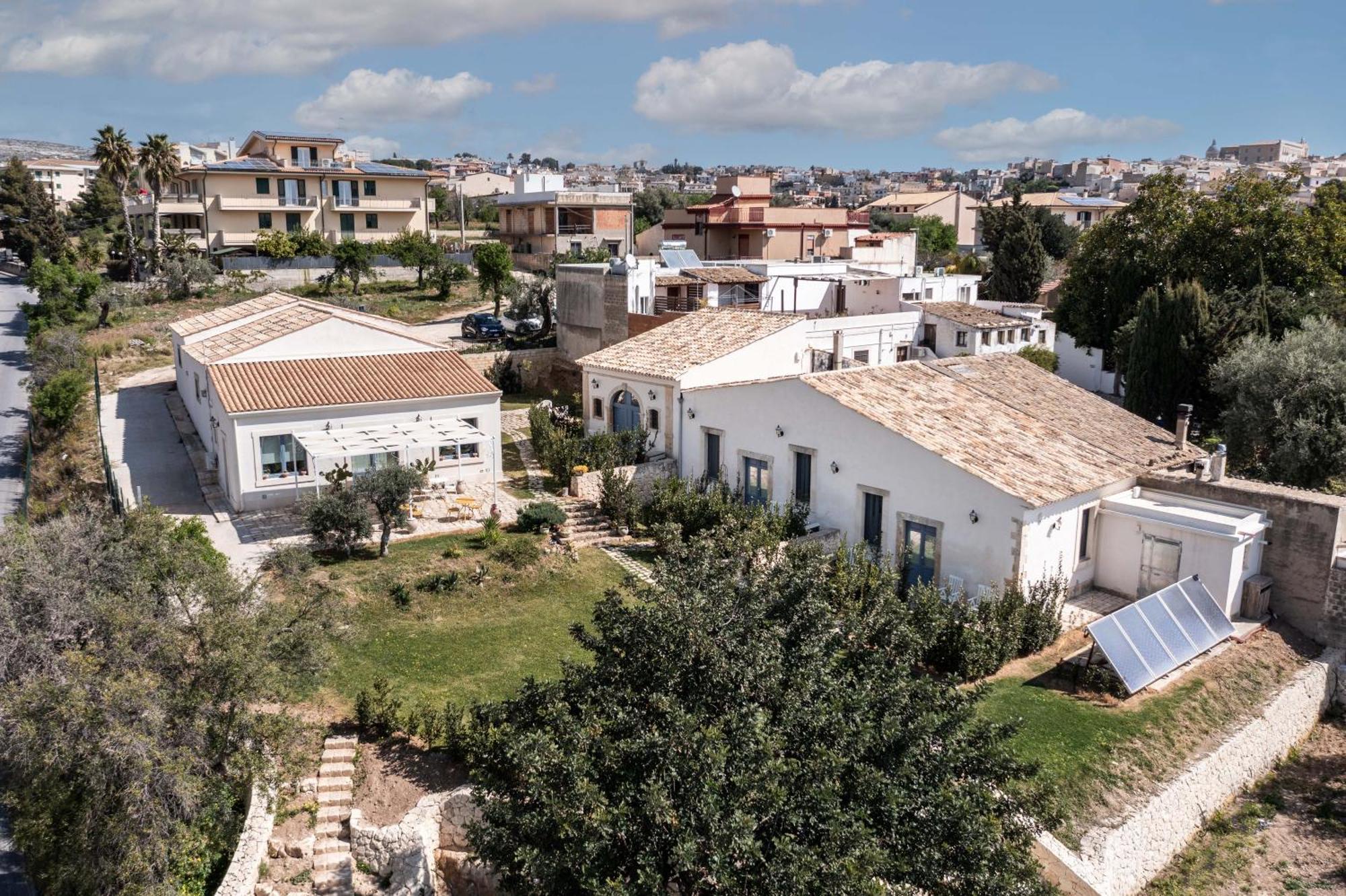 Michael Garden Bed and Breakfast Noto Eksteriør billede